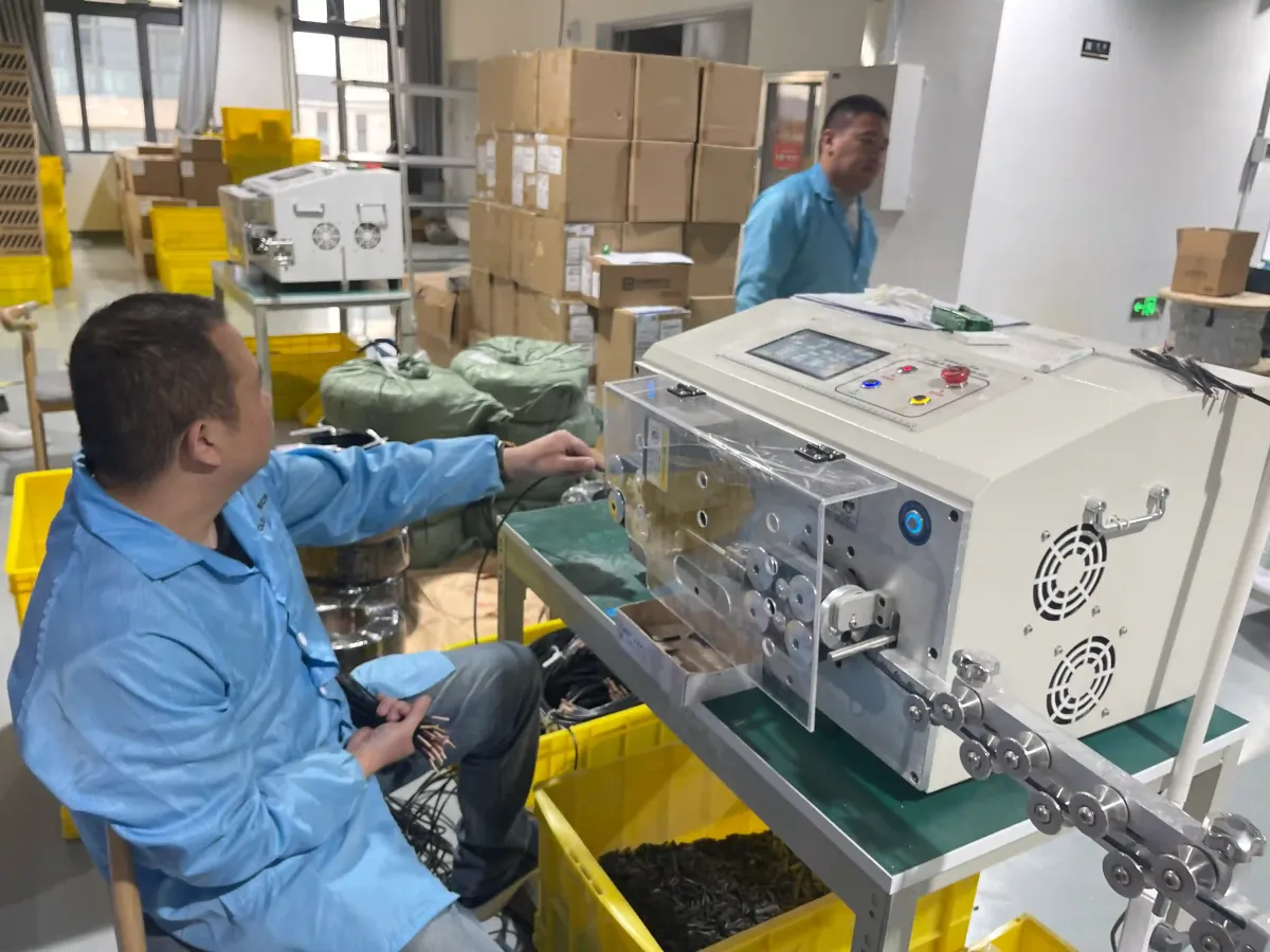 Fir Multifilar vs Fir Solid (Monofilar): Ce Alegeți pentru Cablaje